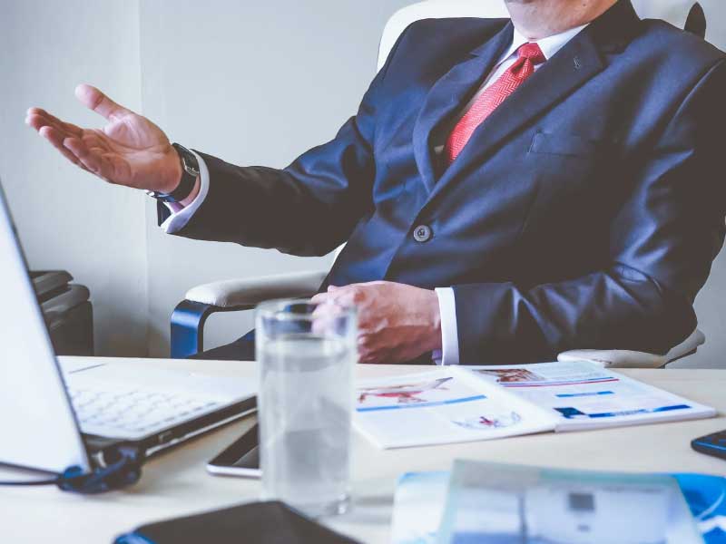 Lawyer advising on asbestos compensation claim